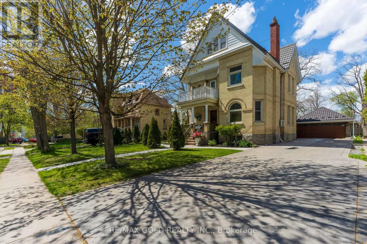 4 Bed · 2 Bath Detached House for Sale in Kitchener