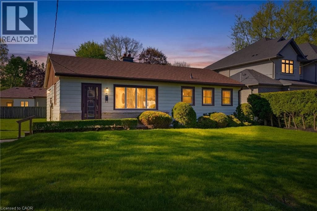 3 Bed · 1 Bath Detached House for Sale in Ancaster