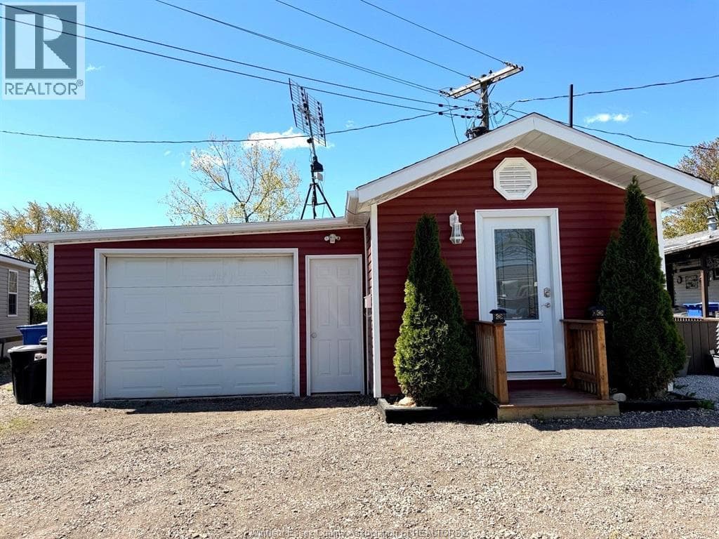 2 Bed · 1 Bath Detached House for Sale in Kingsville