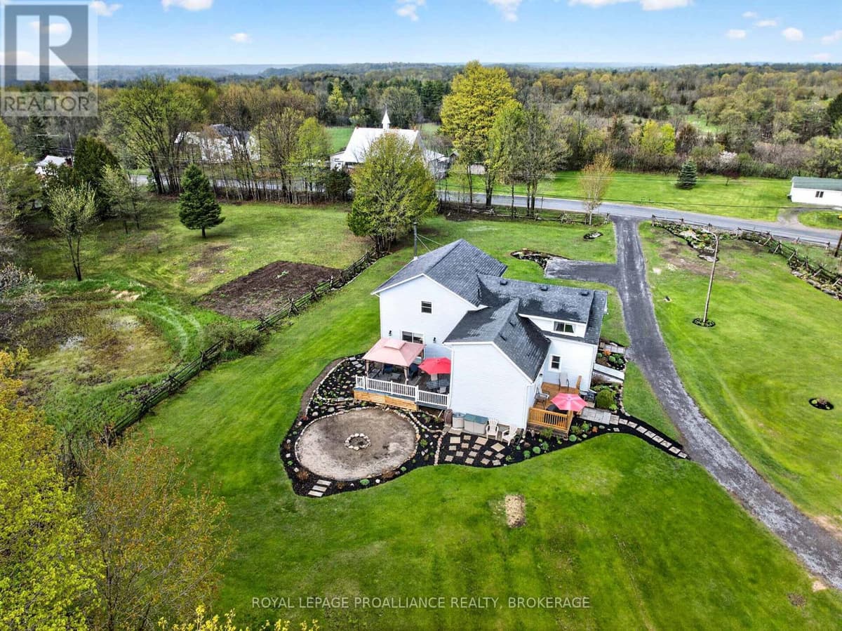 3 Bed · 2 Bath Detached House for Sale in Frontenac