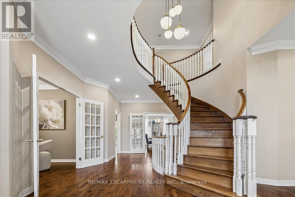 6 Bed · 5 Bath Detached House for Sale in Oakville