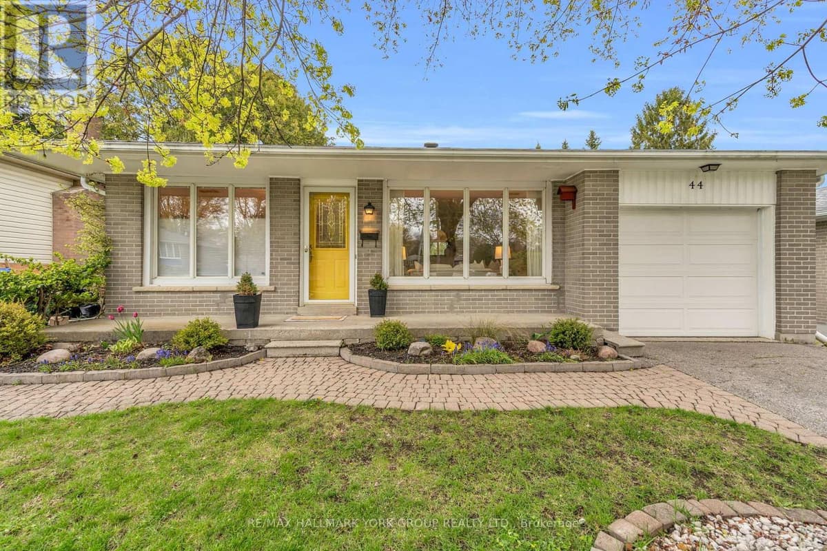 3 Bed · 2 Bath Detached House for Sale in Aurora