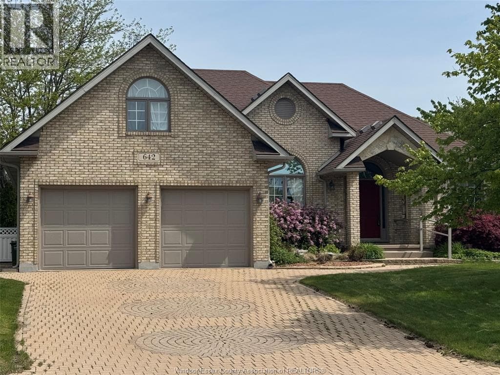 5 Bed · 3 Bath Detached House for Sale in Windsor