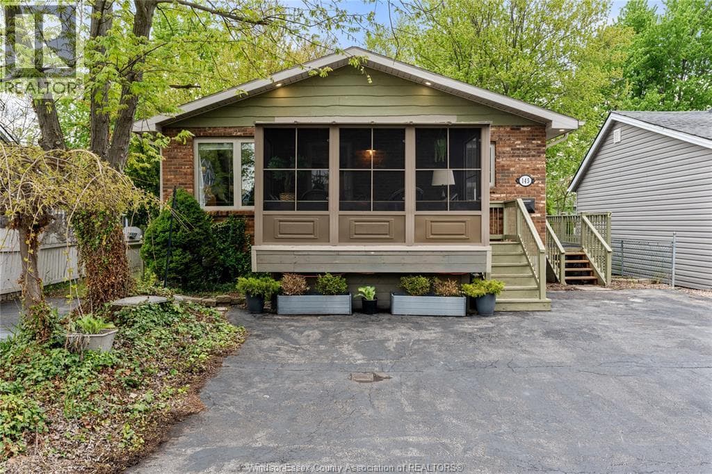 3 Bed · 2 Bath Detached House for Sale in Essex
