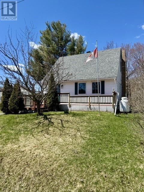 3 Bed · 1 Bath Detached House for Sale in Spanish