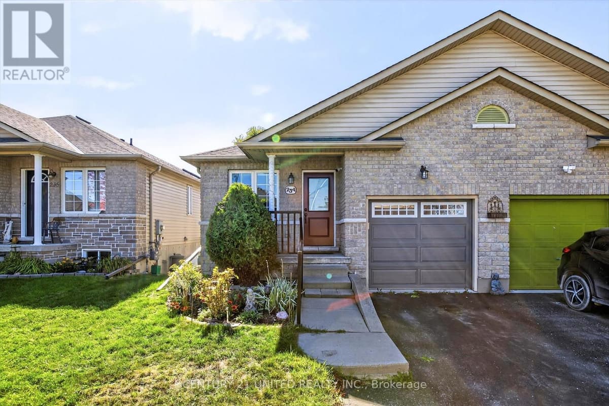 2 Bed · 2 Bath Detached House for Sale in Cobourg