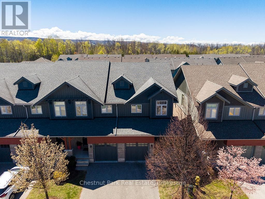 3 Bed · 2 Bath Detached House for Sale in Collingwood
