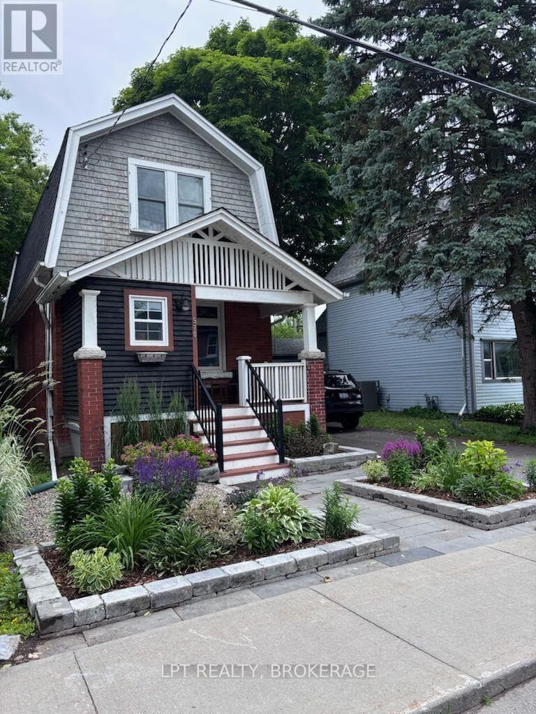 3 Bed · 2 Bath Detached House for Sale in Kingston