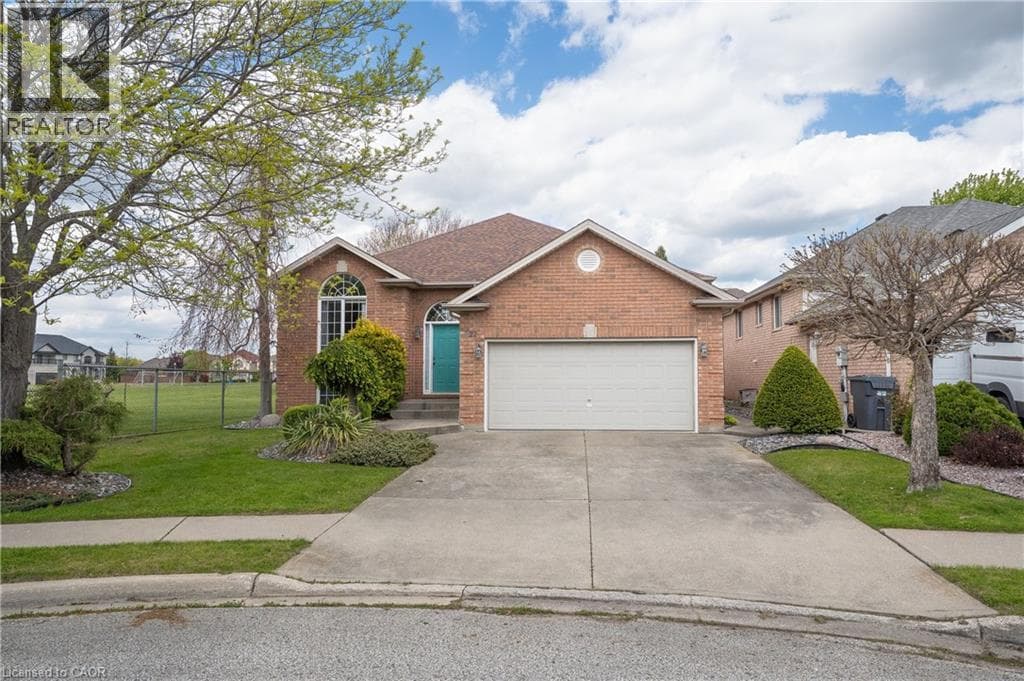 5 Bed · 3 Bath Detached House for Sale in Windsor