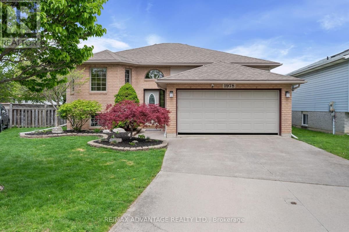 4 Bed · 2 Bath Detached House for Sale in Windsor