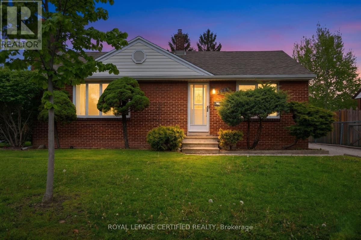 4 Bed · 2 Bath Detached House for Sale in Windsor
