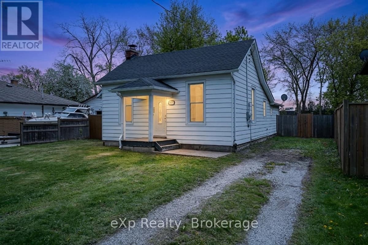 3 Bed · 1 Bath Detached House for Sale in Sarnia