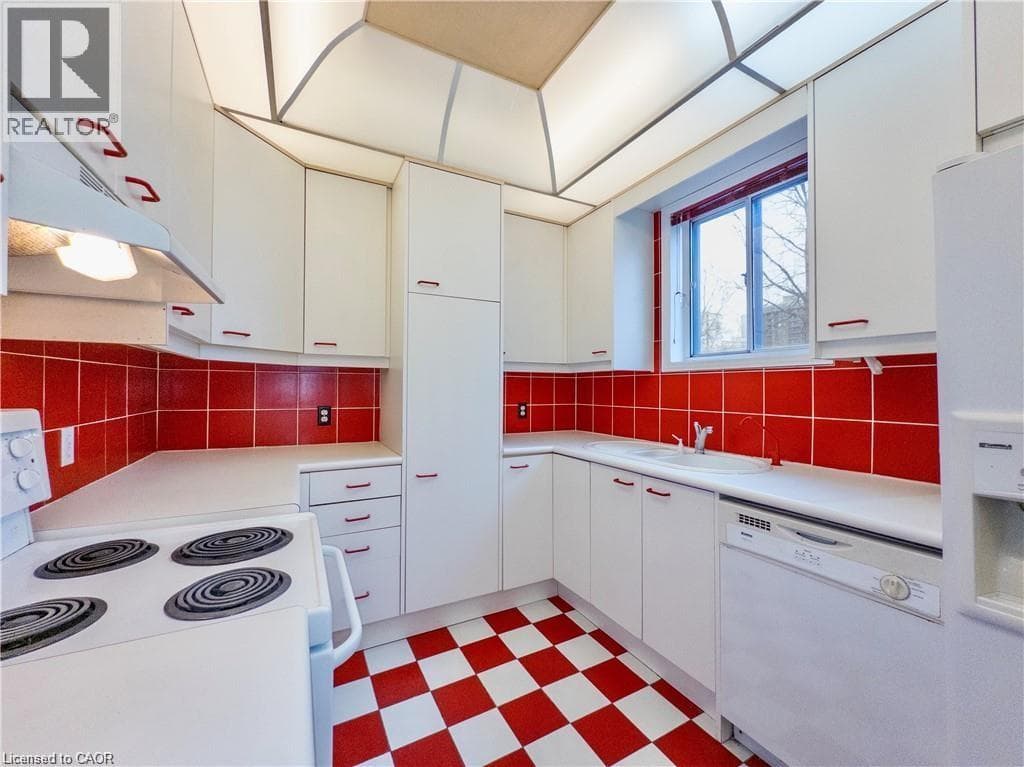3 Bed · 1 Bath Detached House for Rent in Hamilton