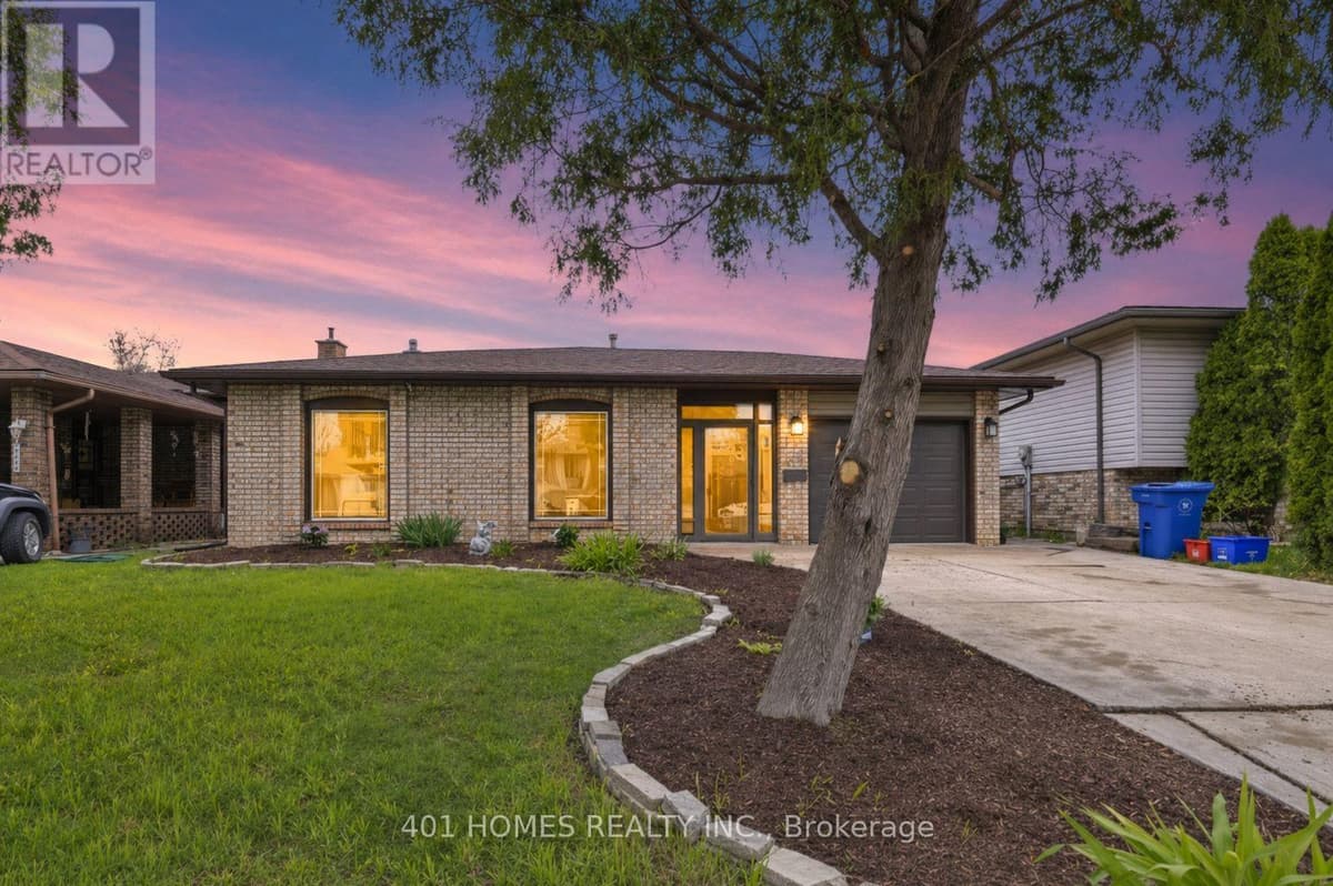 5 Bed · 3 Bath Detached House for Sale in Windsor