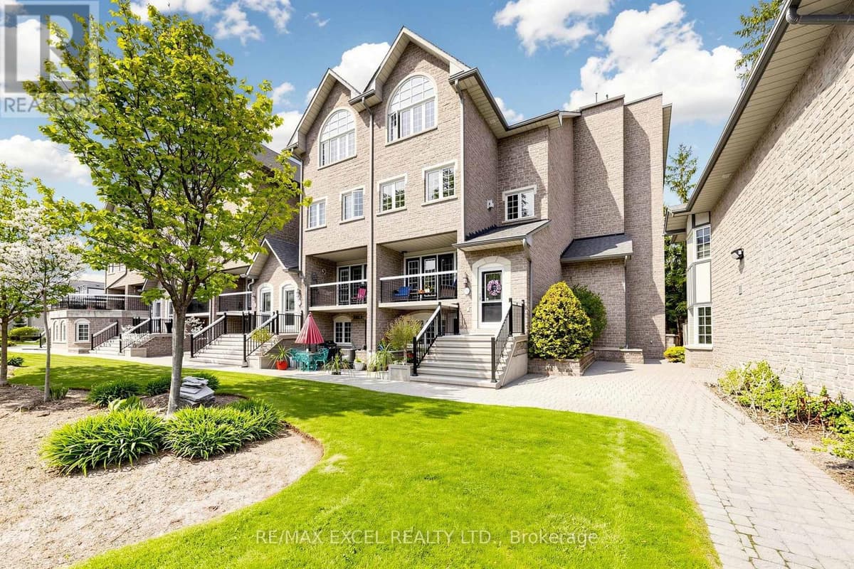 3 Bed · 3 Bath Detached House for Sale in Pickering