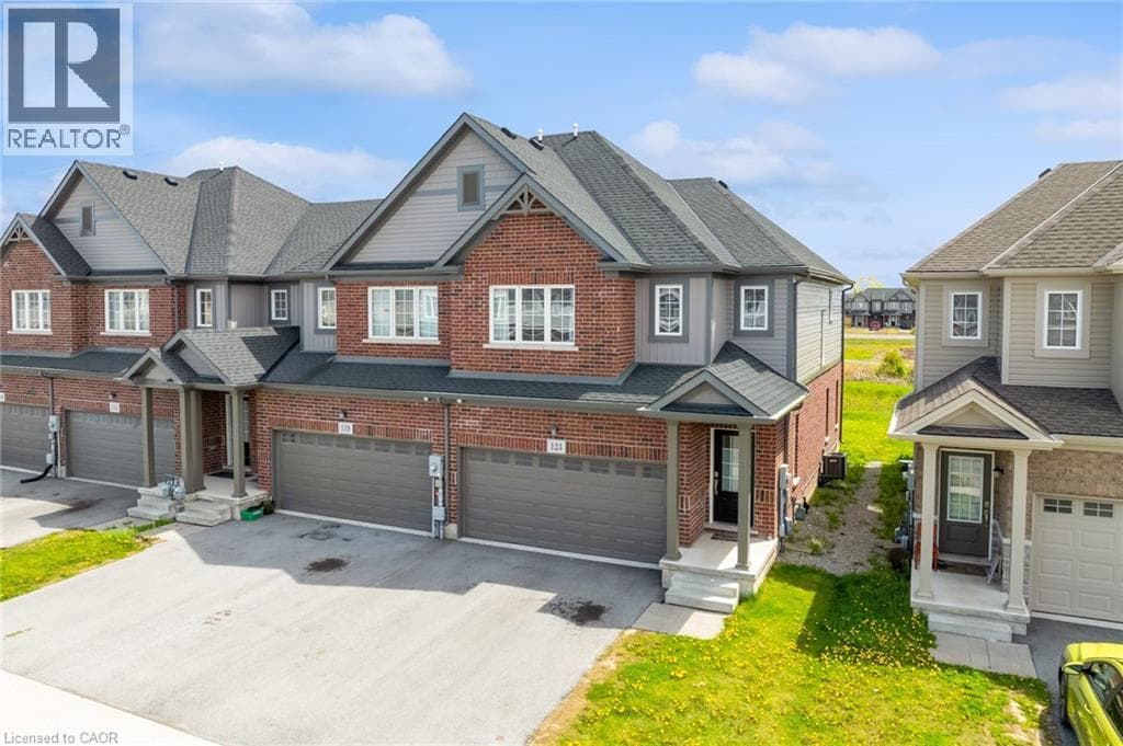 4 Bed · 4 Bath Detached House for Sale in Welland