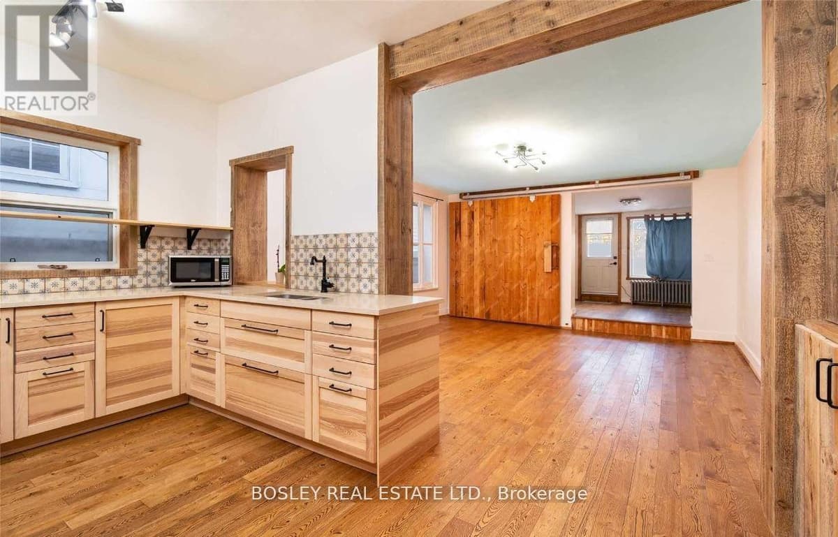 3 Bed · 2 Bath Detached House for Rent in Toronto