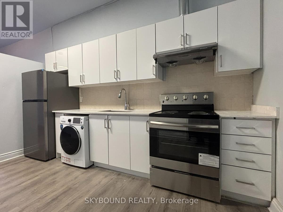 2 Bed · 1 Bath Detached House for Rent in Toronto