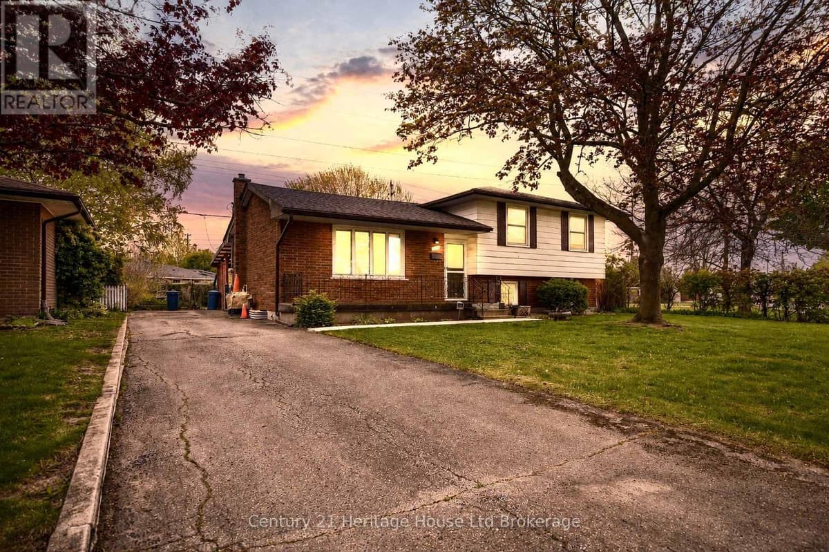 4 Bed · 2 Bath Detached House for Sale in London East