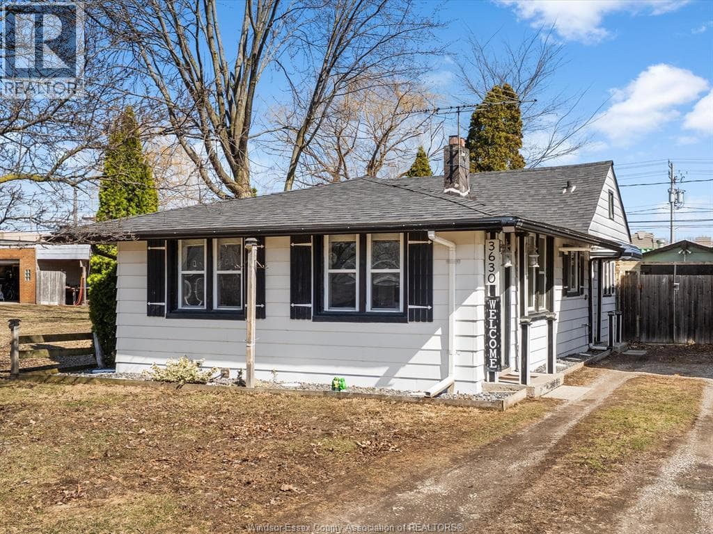 2 Bed · 1 Bath Detached House for Sale in Windsor