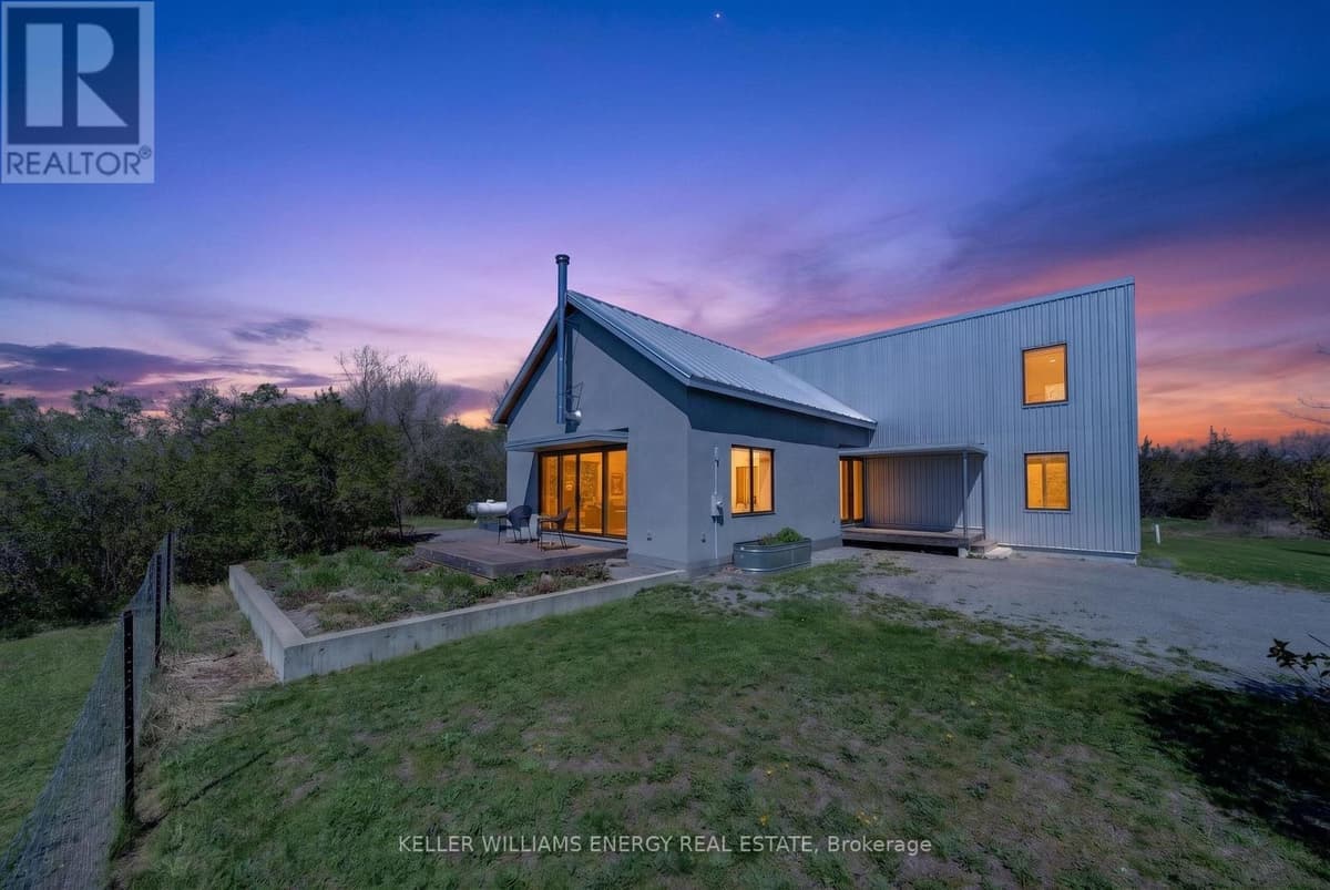 3 Bed · 2 Bath Detached House for Sale in Prince Edward County