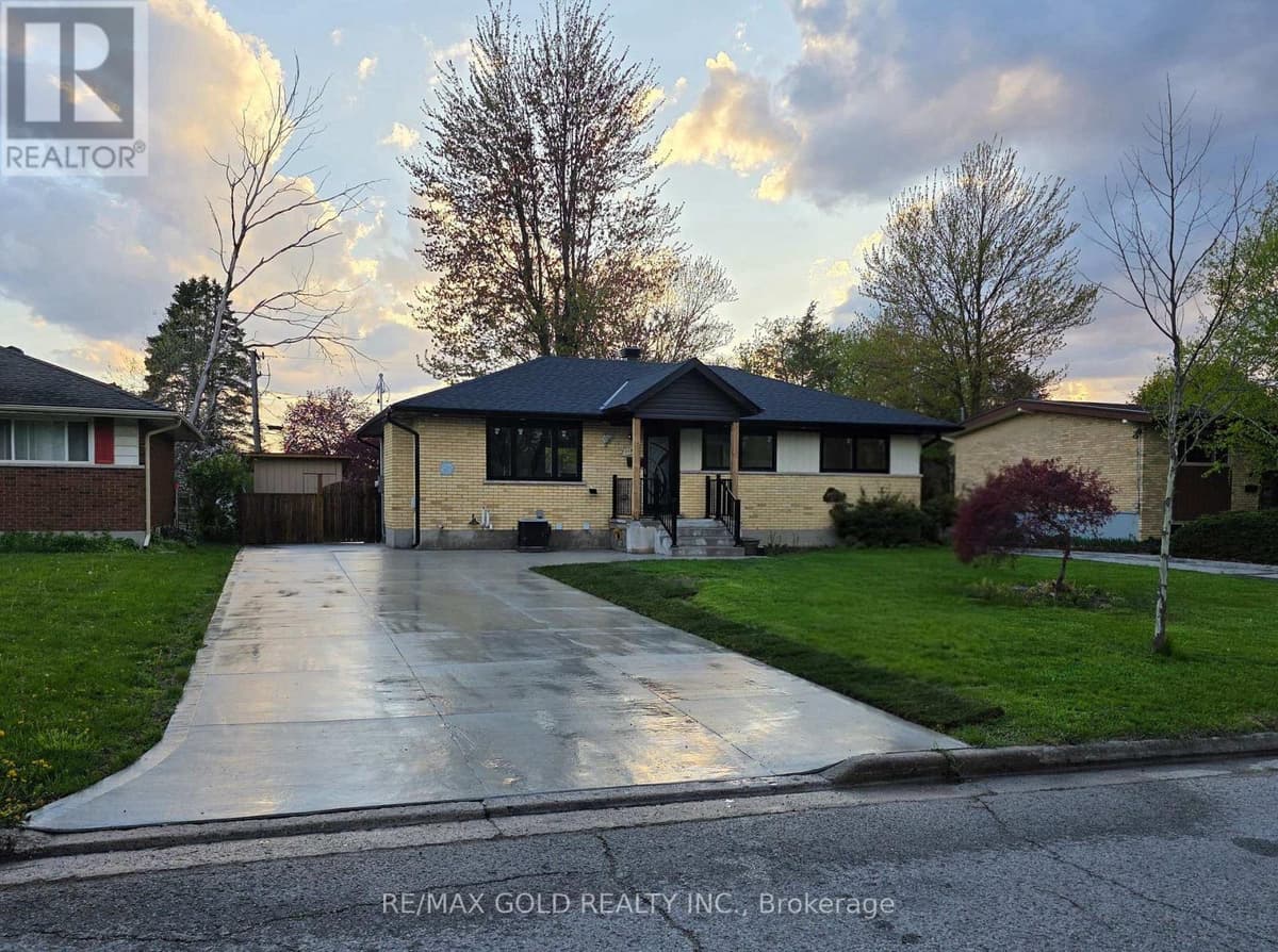 5 Bed · 3 Bath Detached House for Sale in London East