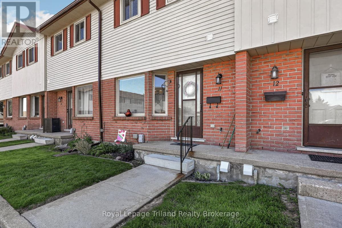 3 Bed · 2 Bath Detached House for Sale in Woodstock